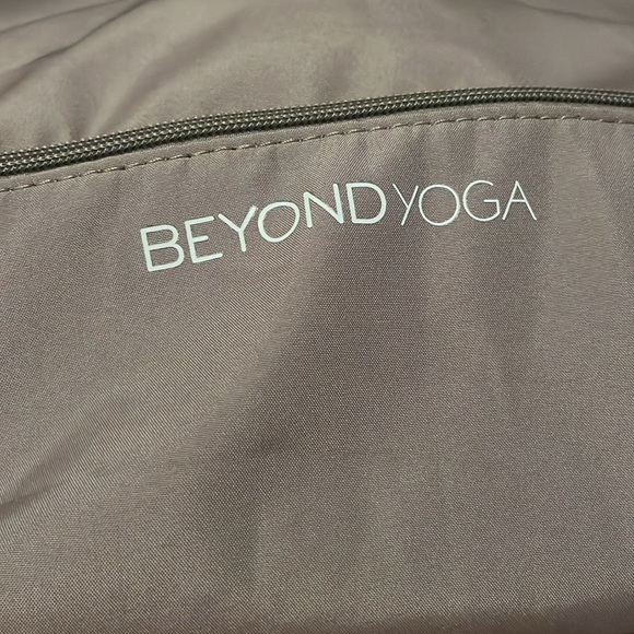 Beyond Yoga Convertible Gym Bag In Birch - Picture 4 of 13
